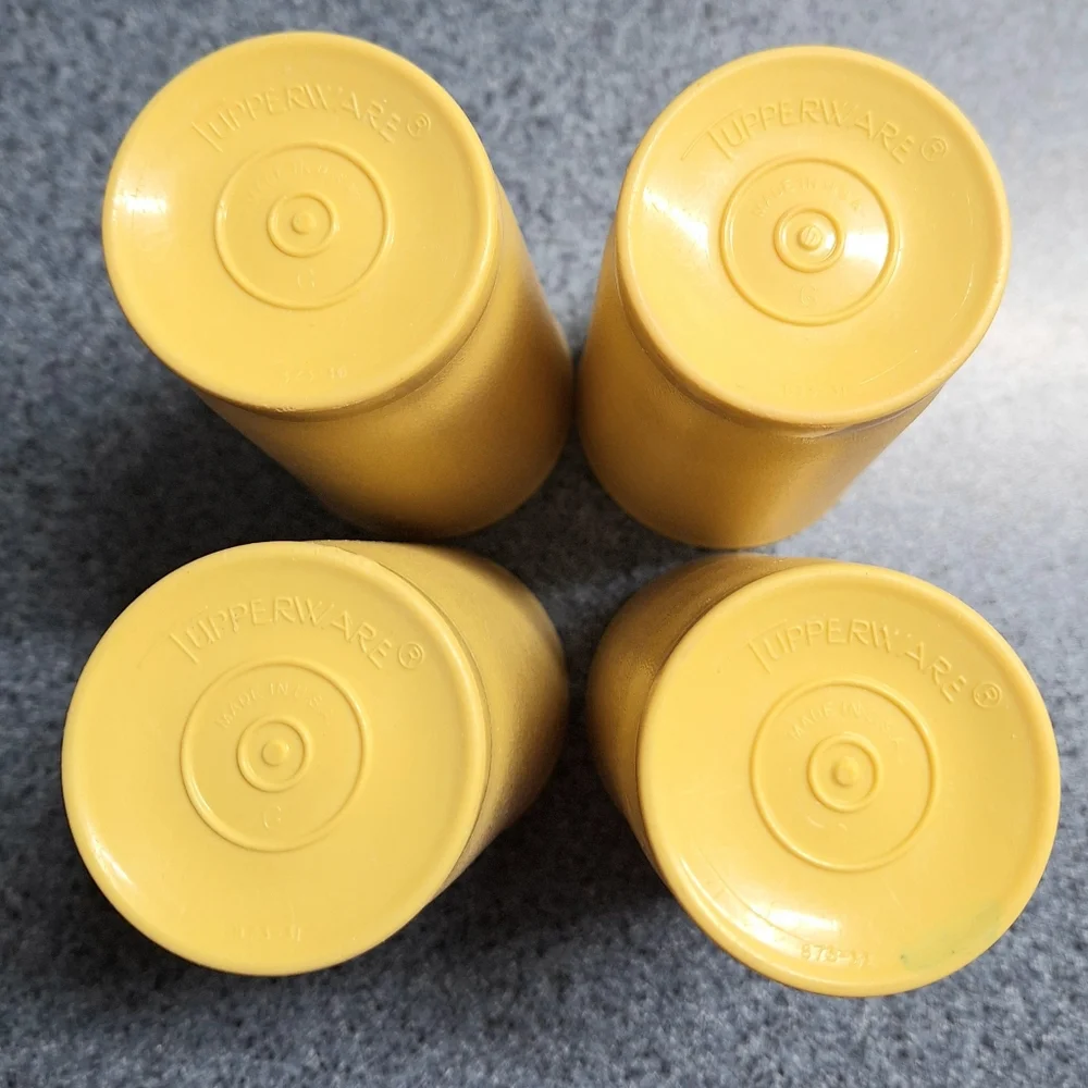 Vintage Tupperware Harvest Gold 10 Ounce Tumbler Set(4)